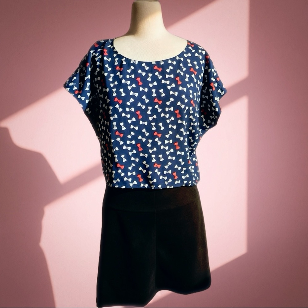 Divided by H&M Navy Top with Red and White Bow Print